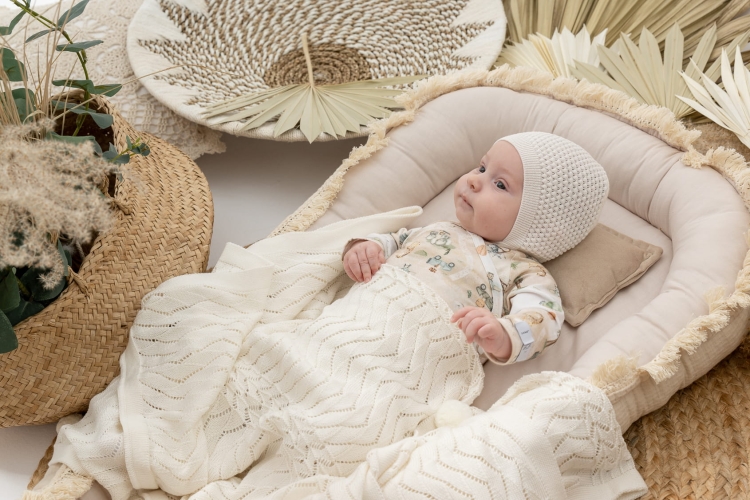 LAMA bamboo blanket 2_3.jpg